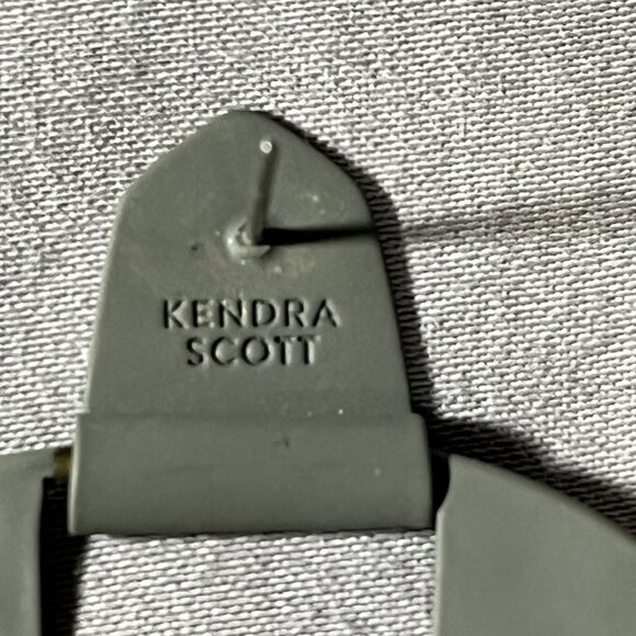 KENDRA SCOTT Diane Grey Matte Statement Earrings Hammered Metal-Retired - Picture 6 of 8